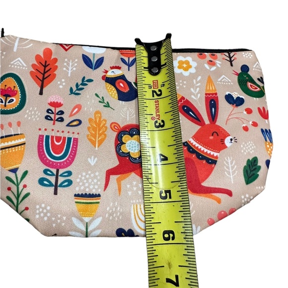 Colorful Retro Cloth Cosmetic Bag with Zip Closure - Picture 6 of 6